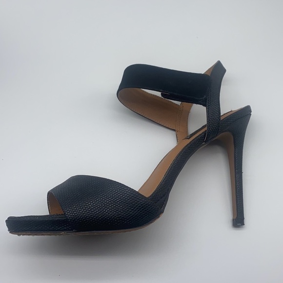 Steve Madden -  Ripleigh Black Leather  Animal Print Velcro Strap Heels Size 9.5 - Picture 12 of 15